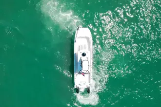 Thumbnail von Invincible 33 Catamaran Compensating