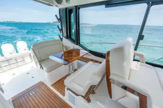 Thumbnail von Boston Whaler 405 Conquest