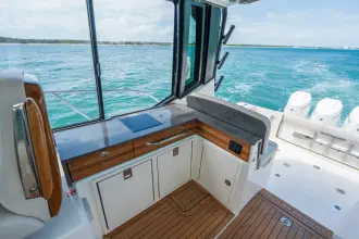Thumbnail von Boston Whaler 405 Conquest