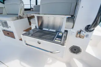 Thumbnail von Boston Whaler 405 Conquest