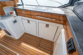 Thumbnail von Boston Whaler 405 Conquest
