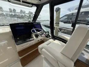 Thumbnail von Boston Whaler 405 Conquest