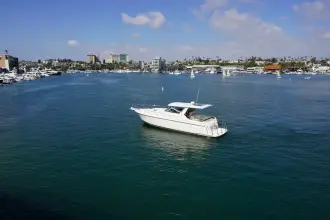 Thumbnail von Tiara Yachts 6CTA-8.3