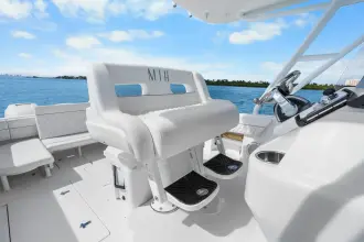 Thumbnail von Intrepid 400 Cuddy