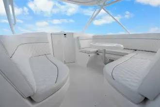 Thumbnail von Intrepid 400 Cuddy