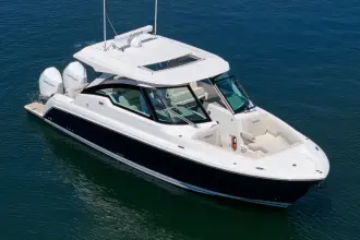 Thumbnail von Tiara Yachts 34LX