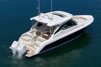 Thumbnail von Tiara Yachts 34LX