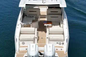 Thumbnail von Tiara Yachts 34LX
