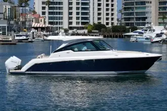 Thumbnail von Tiara Yachts 34LX