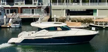 Tiara Yachts 50 Coupe