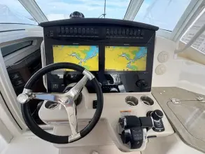 Thumbnail von Boston Whaler 350 Realm