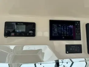Thumbnail von Boston Whaler 350 Realm