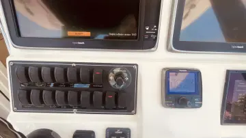Thumbnail von Boston Whaler 370 Outrage