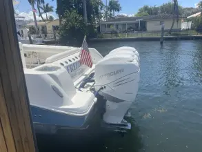 Thumbnail von Boston Whaler 370 Outrage