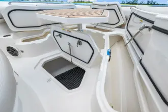 Thumbnail von Boston Whaler 380 Outrage