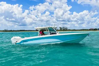 Thumbnail von Boston Whaler 380 Outrage