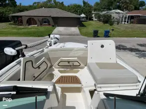 Thumbnail von Boston Whaler 240 Vantage