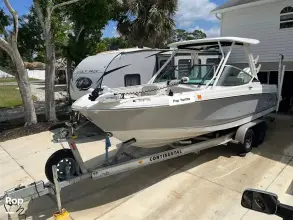 Thumbnail von Boston Whaler 240 Vantage