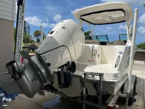 Thumbnail von Boston Whaler 240 Vantage