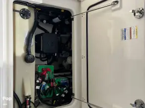 Thumbnail von Boston Whaler 240 Vantage