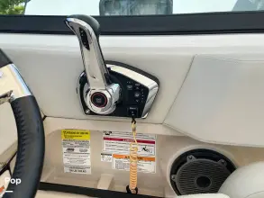 Thumbnail von Boston Whaler 240 Vantage