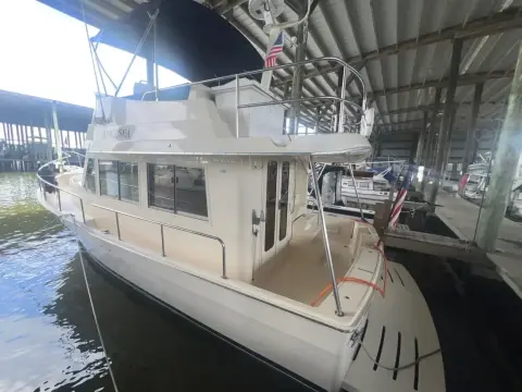 Mainship 34 Trawler