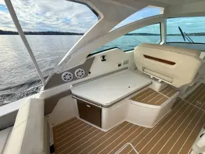 Thumbnail von Tiara Yachts 34LX