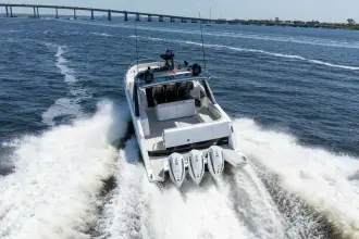 Thumbnail von Azimut 42