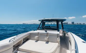 Thumbnail von Boston Whaler 350 Outrage DILLY DALLY