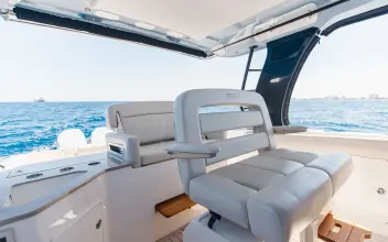 Thumbnail von Boston Whaler 350 Outrage DILLY DALLY