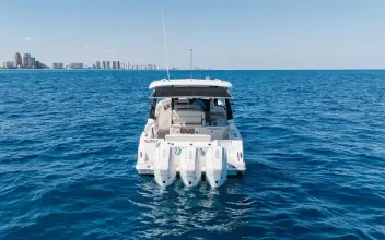 Thumbnail von Boston Whaler 350 Outrage DILLY DALLY