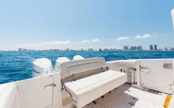Thumbnail von Boston Whaler 350 Outrage DILLY DALLY