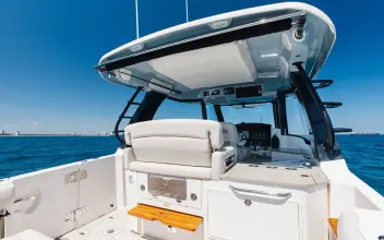 Thumbnail von Boston Whaler 350 Outrage DILLY DALLY