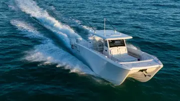 Twin Vee 400 GFX2 CC