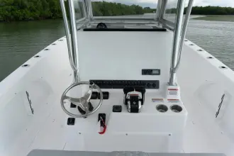 Thumbnail von Twin Vee 280 STX CC