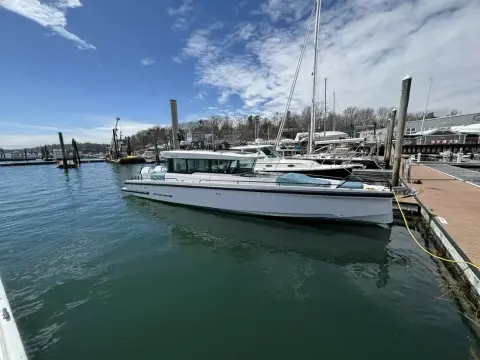 Axopar 37 XC Cross Cabin OHANA