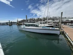 Axopar 37 XC Cross Cabin OHANA