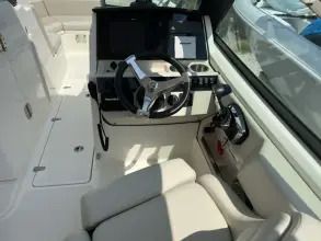 Thumbnail von Boston Whaler 240 Vantage