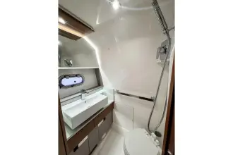 Thumbnail von Tiara Yachts 43LS
