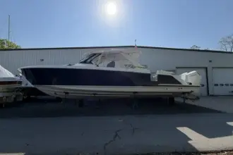 Thumbnail von Tiara Yachts 43LS