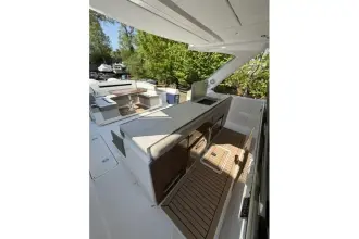 Thumbnail von Tiara Yachts 43LS
