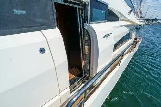 Thumbnail von Fairline Squadron 74 COMPASS ROSE