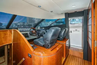 Thumbnail von Fairline Squadron 74 COMPASS ROSE