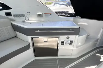 Thumbnail von Sea Ray 320 Sundancer Outboard
