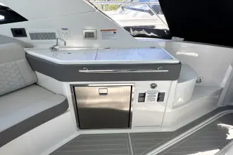 Thumbnail von Sea Ray 320 Sundancer Outboard