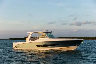 Thumbnail von Boston Whaler 420 Outrage