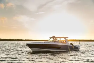 Thumbnail von Boston Whaler 420 Outrage