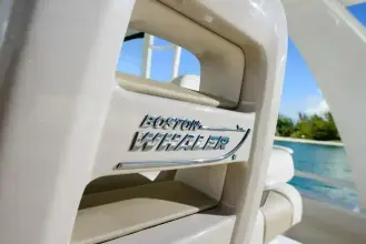 Thumbnail von Boston Whaler 420 Outrage
