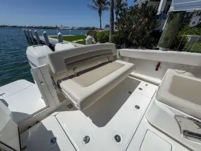 Thumbnail von Boston Whaler 320 Vantage