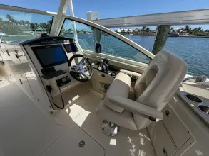 Thumbnail von Boston Whaler 320 Vantage
